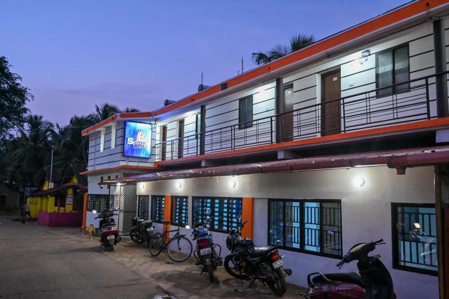 The Shadaxari Nilaya Hotel Gokarna  Bagian luar foto